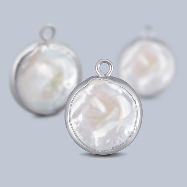 Cultured pearls coin for pendants