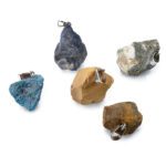 Apatito azul colgante de piedra en bruto