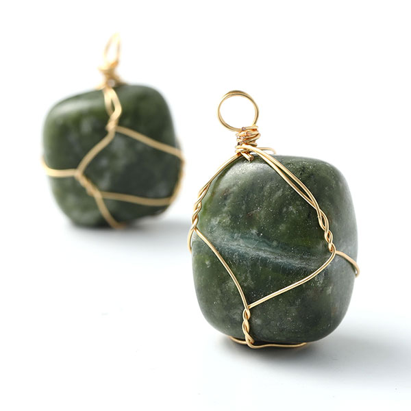 Peridot hanging stone copper wire wrapped