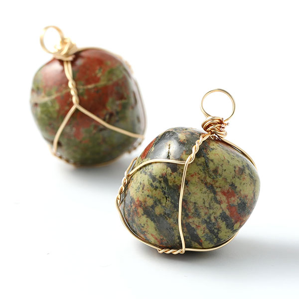 Hanging stone stone wrapped copper wire